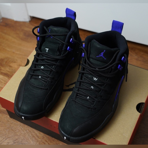 I wanna get a different pair of shoes, these have only been worn like five times